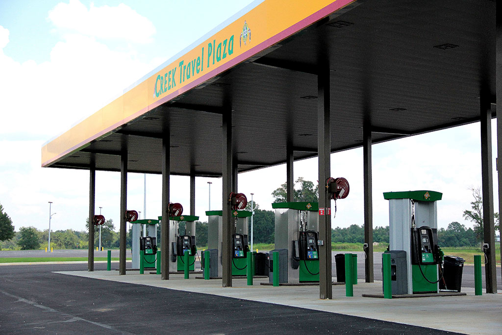 Picture of the fuel pumps and fuel lanes